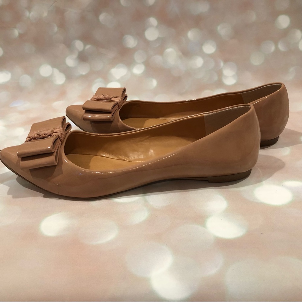 J. Crew | Beige Patent Leather Pointy Flats w Bows